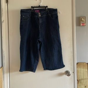Westport denim size 16w capris